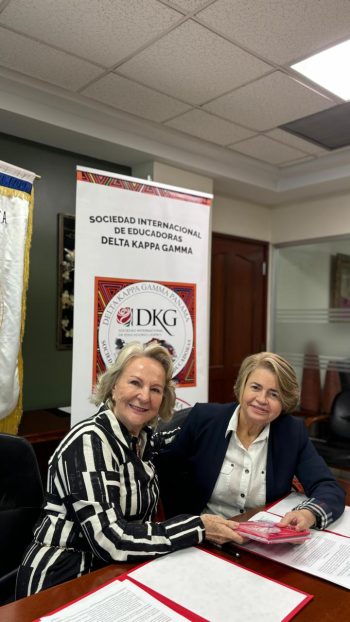 Firma de Convenio con Universidad Latina 5